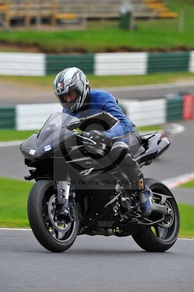 Motorcycle action photographs;cadwell;cadwell park photographs;event digital images;eventdigitalimages;motor racing louth lincolnshire;no limits trackday;peter wileman photography;trackday;trackday digital images;trackday photos