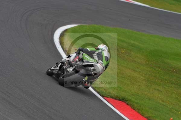 Motorcycle action photographs;cadwell;cadwell park photographs;event digital images;eventdigitalimages;motor racing louth lincolnshire;no limits trackday;peter wileman photography;trackday;trackday digital images;trackday photos