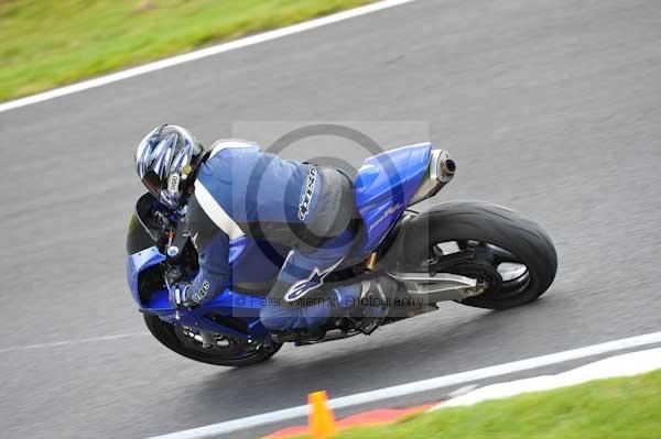 Motorcycle action photographs;cadwell;cadwell park photographs;event digital images;eventdigitalimages;motor racing louth lincolnshire;no limits trackday;peter wileman photography;trackday;trackday digital images;trackday photos