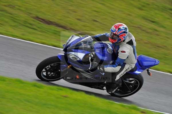 Motorcycle action photographs;cadwell;cadwell park photographs;event digital images;eventdigitalimages;motor racing louth lincolnshire;no limits trackday;peter wileman photography;trackday;trackday digital images;trackday photos