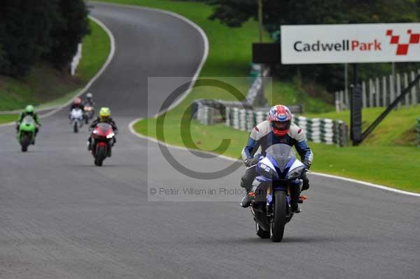 Motorcycle action photographs;cadwell;cadwell park photographs;event digital images;eventdigitalimages;motor racing louth lincolnshire;no limits trackday;peter wileman photography;trackday;trackday digital images;trackday photos