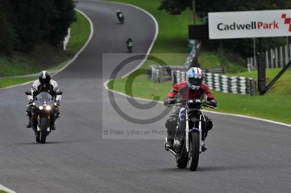 Motorcycle action photographs;cadwell;cadwell park photographs;event digital images;eventdigitalimages;motor racing louth lincolnshire;no limits trackday;peter wileman photography;trackday;trackday digital images;trackday photos