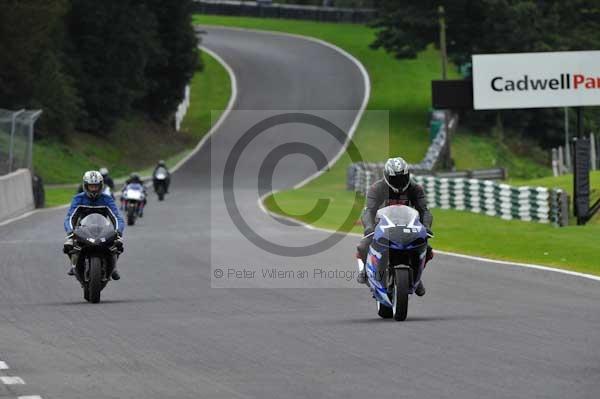 Motorcycle action photographs;cadwell;cadwell park photographs;event digital images;eventdigitalimages;motor racing louth lincolnshire;no limits trackday;peter wileman photography;trackday;trackday digital images;trackday photos