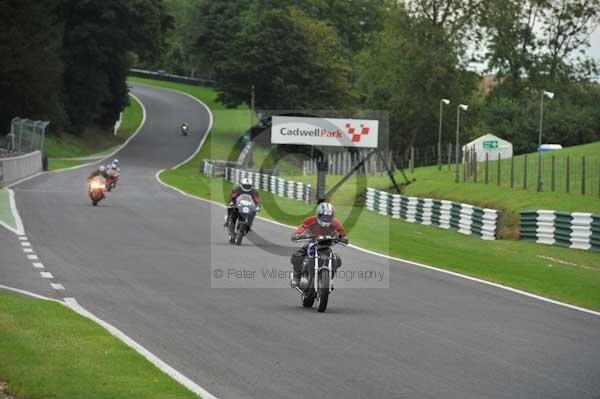 Motorcycle action photographs;cadwell;cadwell park photographs;event digital images;eventdigitalimages;motor racing louth lincolnshire;no limits trackday;peter wileman photography;trackday;trackday digital images;trackday photos