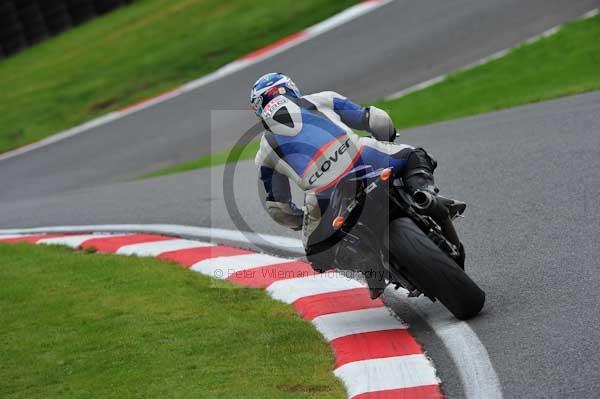 Motorcycle action photographs;cadwell;cadwell park photographs;event digital images;eventdigitalimages;motor racing louth lincolnshire;no limits trackday;peter wileman photography;trackday;trackday digital images;trackday photos