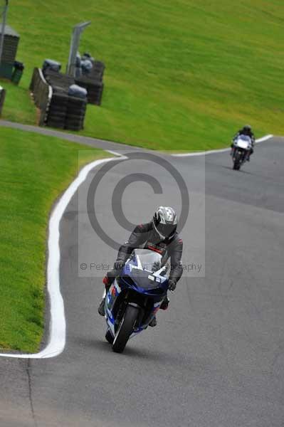 Motorcycle action photographs;cadwell;cadwell park photographs;event digital images;eventdigitalimages;motor racing louth lincolnshire;no limits trackday;peter wileman photography;trackday;trackday digital images;trackday photos