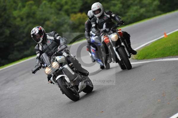 Motorcycle action photographs;cadwell;cadwell park photographs;event digital images;eventdigitalimages;motor racing louth lincolnshire;no limits trackday;peter wileman photography;trackday;trackday digital images;trackday photos