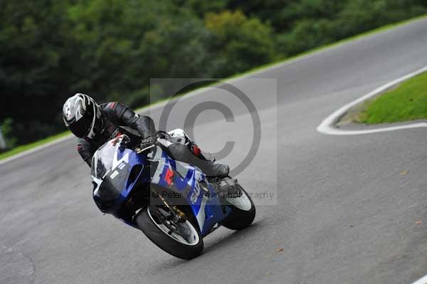 Motorcycle action photographs;cadwell;cadwell park photographs;event digital images;eventdigitalimages;motor racing louth lincolnshire;no limits trackday;peter wileman photography;trackday;trackday digital images;trackday photos