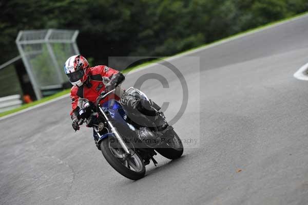 Motorcycle action photographs;cadwell;cadwell park photographs;event digital images;eventdigitalimages;motor racing louth lincolnshire;no limits trackday;peter wileman photography;trackday;trackday digital images;trackday photos