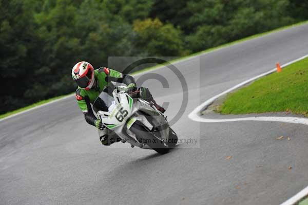 Motorcycle action photographs;cadwell;cadwell park photographs;event digital images;eventdigitalimages;motor racing louth lincolnshire;no limits trackday;peter wileman photography;trackday;trackday digital images;trackday photos