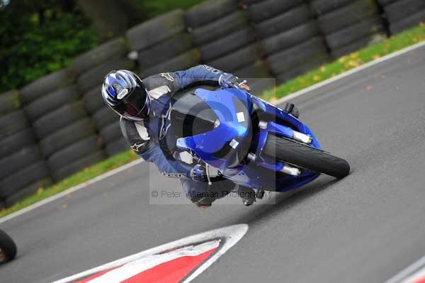 Motorcycle action photographs;cadwell;cadwell park photographs;event digital images;eventdigitalimages;motor racing louth lincolnshire;no limits trackday;peter wileman photography;trackday;trackday digital images;trackday photos