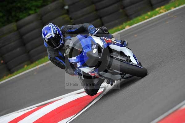 Motorcycle action photographs;cadwell;cadwell park photographs;event digital images;eventdigitalimages;motor racing louth lincolnshire;no limits trackday;peter wileman photography;trackday;trackday digital images;trackday photos