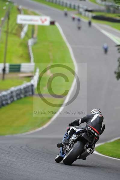 Motorcycle action photographs;cadwell;cadwell park photographs;event digital images;eventdigitalimages;motor racing louth lincolnshire;no limits trackday;peter wileman photography;trackday;trackday digital images;trackday photos