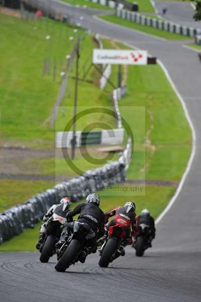 Motorcycle action photographs;cadwell;cadwell park photographs;event digital images;eventdigitalimages;motor racing louth lincolnshire;no limits trackday;peter wileman photography;trackday;trackday digital images;trackday photos