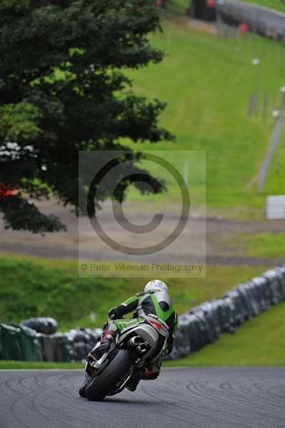 Motorcycle action photographs;cadwell;cadwell park photographs;event digital images;eventdigitalimages;motor racing louth lincolnshire;no limits trackday;peter wileman photography;trackday;trackday digital images;trackday photos