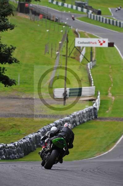 Motorcycle action photographs;cadwell;cadwell park photographs;event digital images;eventdigitalimages;motor racing louth lincolnshire;no limits trackday;peter wileman photography;trackday;trackday digital images;trackday photos