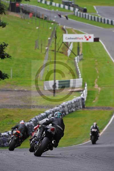 Motorcycle action photographs;cadwell;cadwell park photographs;event digital images;eventdigitalimages;motor racing louth lincolnshire;no limits trackday;peter wileman photography;trackday;trackday digital images;trackday photos