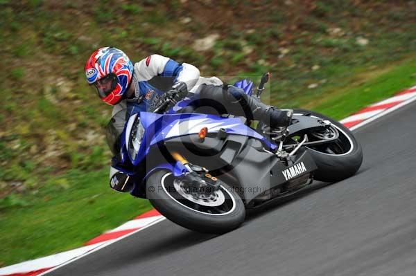 Motorcycle action photographs;cadwell;cadwell park photographs;event digital images;eventdigitalimages;motor racing louth lincolnshire;no limits trackday;peter wileman photography;trackday;trackday digital images;trackday photos