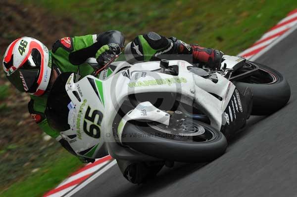 Motorcycle action photographs;cadwell;cadwell park photographs;event digital images;eventdigitalimages;motor racing louth lincolnshire;no limits trackday;peter wileman photography;trackday;trackday digital images;trackday photos