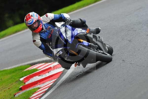 Motorcycle action photographs;cadwell;cadwell park photographs;event digital images;eventdigitalimages;motor racing louth lincolnshire;no limits trackday;peter wileman photography;trackday;trackday digital images;trackday photos