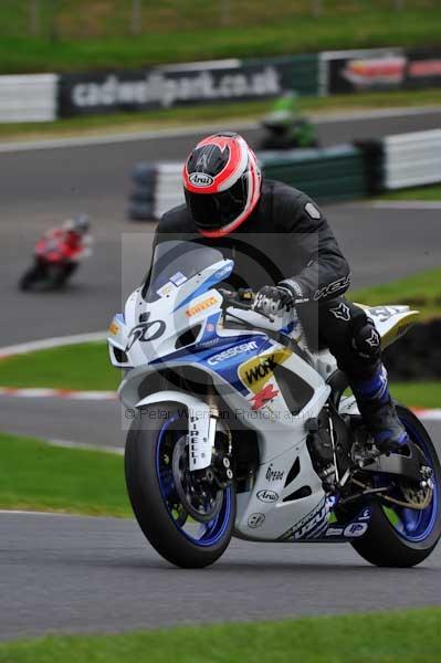 Motorcycle action photographs;cadwell;cadwell park photographs;event digital images;eventdigitalimages;motor racing louth lincolnshire;no limits trackday;peter wileman photography;trackday;trackday digital images;trackday photos