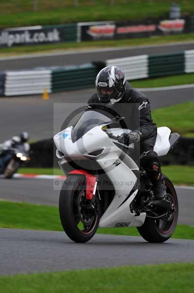 Motorcycle action photographs;cadwell;cadwell park photographs;event digital images;eventdigitalimages;motor racing louth lincolnshire;no limits trackday;peter wileman photography;trackday;trackday digital images;trackday photos