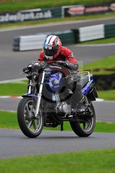 Motorcycle action photographs;cadwell;cadwell park photographs;event digital images;eventdigitalimages;motor racing louth lincolnshire;no limits trackday;peter wileman photography;trackday;trackday digital images;trackday photos