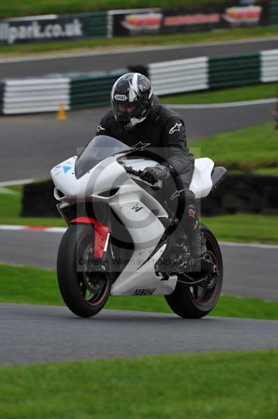 Motorcycle action photographs;cadwell;cadwell park photographs;event digital images;eventdigitalimages;motor racing louth lincolnshire;no limits trackday;peter wileman photography;trackday;trackday digital images;trackday photos