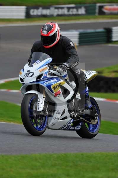 Motorcycle action photographs;cadwell;cadwell park photographs;event digital images;eventdigitalimages;motor racing louth lincolnshire;no limits trackday;peter wileman photography;trackday;trackday digital images;trackday photos