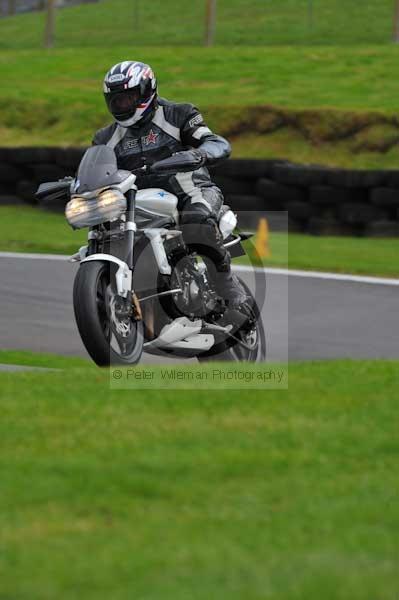 Motorcycle action photographs;cadwell;cadwell park photographs;event digital images;eventdigitalimages;motor racing louth lincolnshire;no limits trackday;peter wileman photography;trackday;trackday digital images;trackday photos