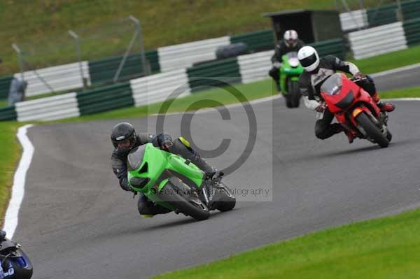 Motorcycle action photographs;cadwell;cadwell park photographs;event digital images;eventdigitalimages;motor racing louth lincolnshire;no limits trackday;peter wileman photography;trackday;trackday digital images;trackday photos