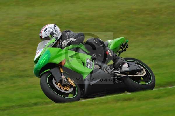 Motorcycle action photographs;cadwell;cadwell park photographs;event digital images;eventdigitalimages;motor racing louth lincolnshire;no limits trackday;peter wileman photography;trackday;trackday digital images;trackday photos