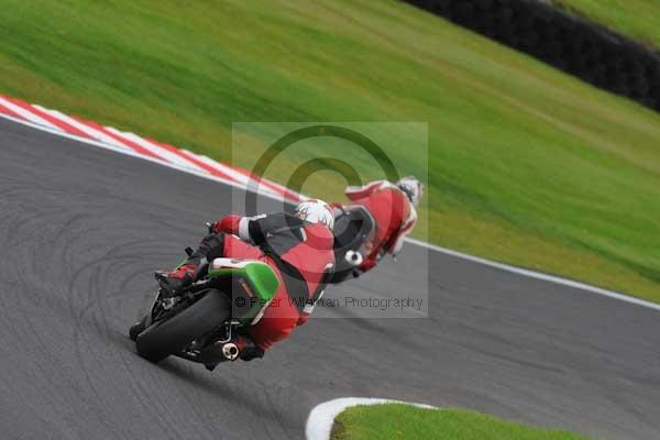 Motorcycle action photographs;cadwell;cadwell park photographs;event digital images;eventdigitalimages;motor racing louth lincolnshire;no limits trackday;peter wileman photography;trackday;trackday digital images;trackday photos