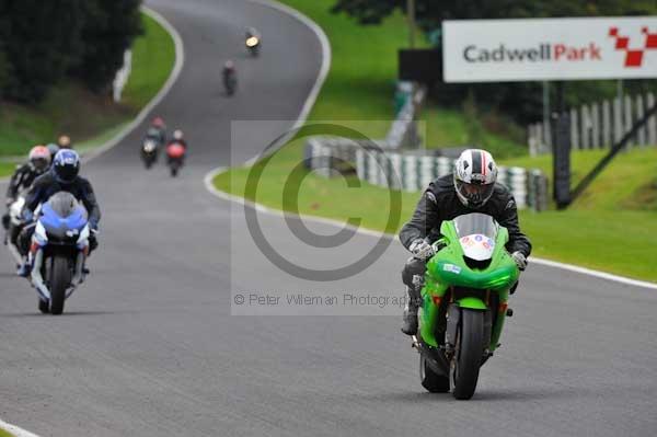 Motorcycle action photographs;cadwell;cadwell park photographs;event digital images;eventdigitalimages;motor racing louth lincolnshire;no limits trackday;peter wileman photography;trackday;trackday digital images;trackday photos