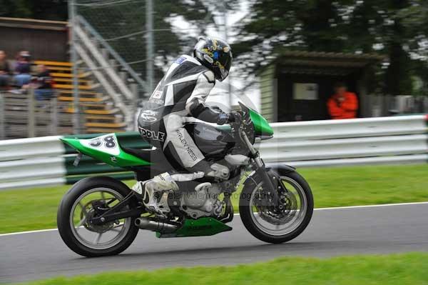 Motorcycle action photographs;cadwell;cadwell park photographs;event digital images;eventdigitalimages;motor racing louth lincolnshire;no limits trackday;peter wileman photography;trackday;trackday digital images;trackday photos