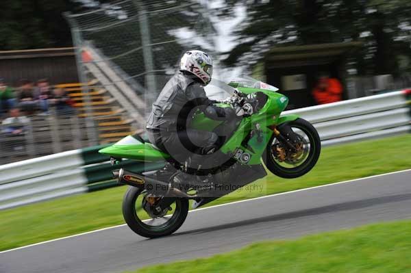 Motorcycle action photographs;cadwell;cadwell park photographs;event digital images;eventdigitalimages;motor racing louth lincolnshire;no limits trackday;peter wileman photography;trackday;trackday digital images;trackday photos