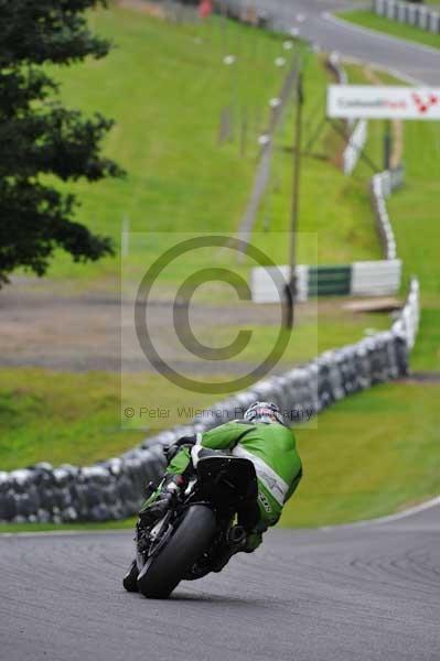 Motorcycle action photographs;cadwell;cadwell park photographs;event digital images;eventdigitalimages;motor racing louth lincolnshire;no limits trackday;peter wileman photography;trackday;trackday digital images;trackday photos