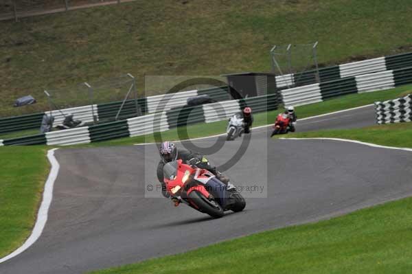 Motorcycle action photographs;cadwell;cadwell park photographs;event digital images;eventdigitalimages;motor racing louth lincolnshire;no limits trackday;peter wileman photography;trackday;trackday digital images;trackday photos