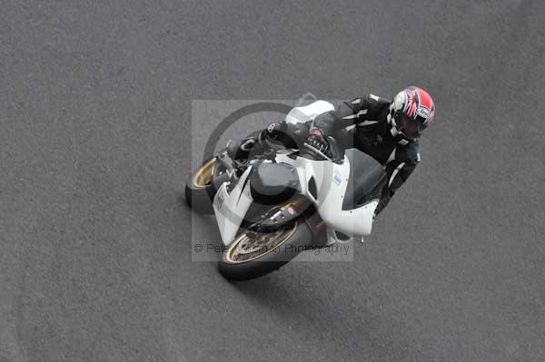 Motorcycle action photographs;cadwell;cadwell park photographs;event digital images;eventdigitalimages;motor racing louth lincolnshire;no limits trackday;peter wileman photography;trackday;trackday digital images;trackday photos