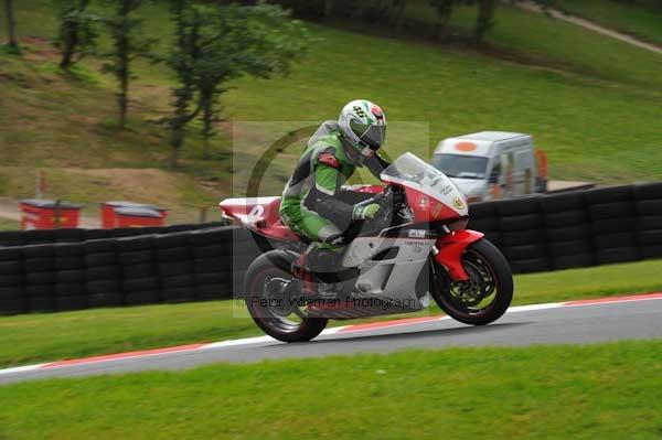 Motorcycle action photographs;cadwell;cadwell park photographs;event digital images;eventdigitalimages;motor racing louth lincolnshire;no limits trackday;peter wileman photography;trackday;trackday digital images;trackday photos