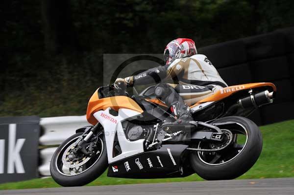 Motorcycle action photographs;cadwell;cadwell park photographs;event digital images;eventdigitalimages;motor racing louth lincolnshire;no limits trackday;peter wileman photography;trackday;trackday digital images;trackday photos