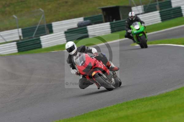 Motorcycle action photographs;cadwell;cadwell park photographs;event digital images;eventdigitalimages;motor racing louth lincolnshire;no limits trackday;peter wileman photography;trackday;trackday digital images;trackday photos