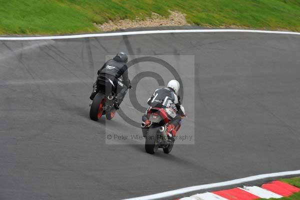 Motorcycle action photographs;cadwell;cadwell park photographs;event digital images;eventdigitalimages;motor racing louth lincolnshire;no limits trackday;peter wileman photography;trackday;trackday digital images;trackday photos