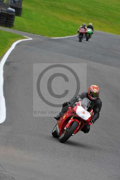 Motorcycle action photographs;cadwell;cadwell park photographs;event digital images;eventdigitalimages;motor racing louth lincolnshire;no limits trackday;peter wileman photography;trackday;trackday digital images;trackday photos