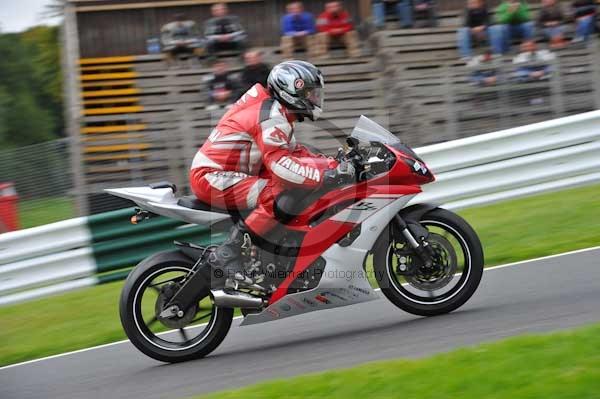 Motorcycle action photographs;cadwell;cadwell park photographs;event digital images;eventdigitalimages;motor racing louth lincolnshire;no limits trackday;peter wileman photography;trackday;trackday digital images;trackday photos