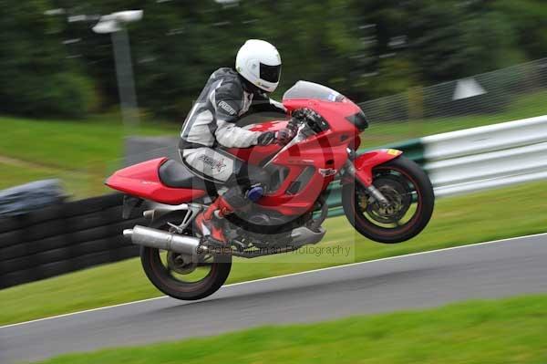 Motorcycle action photographs;cadwell;cadwell park photographs;event digital images;eventdigitalimages;motor racing louth lincolnshire;no limits trackday;peter wileman photography;trackday;trackday digital images;trackday photos