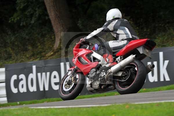 Motorcycle action photographs;cadwell;cadwell park photographs;event digital images;eventdigitalimages;motor racing louth lincolnshire;no limits trackday;peter wileman photography;trackday;trackday digital images;trackday photos