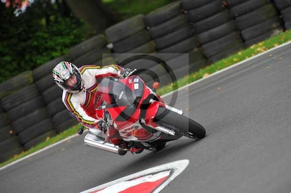 Motorcycle action photographs;cadwell;cadwell park photographs;event digital images;eventdigitalimages;motor racing louth lincolnshire;no limits trackday;peter wileman photography;trackday;trackday digital images;trackday photos