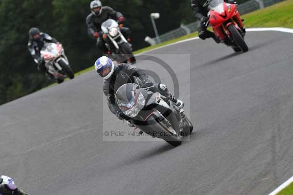 Motorcycle action photographs;cadwell;cadwell park photographs;event digital images;eventdigitalimages;motor racing louth lincolnshire;no limits trackday;peter wileman photography;trackday;trackday digital images;trackday photos