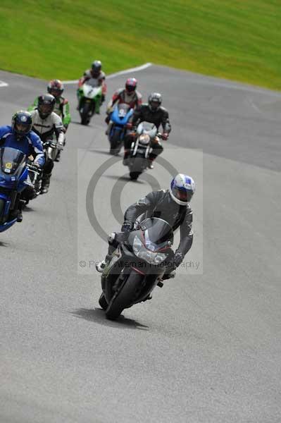 Motorcycle action photographs;cadwell;cadwell park photographs;event digital images;eventdigitalimages;motor racing louth lincolnshire;no limits trackday;peter wileman photography;trackday;trackday digital images;trackday photos